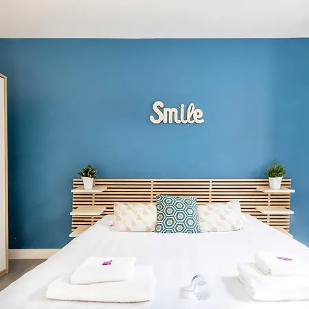 Charming - 2br 6p - Bastille *