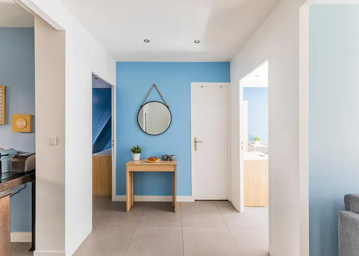 Charming - 2br 6p - Bastille *
